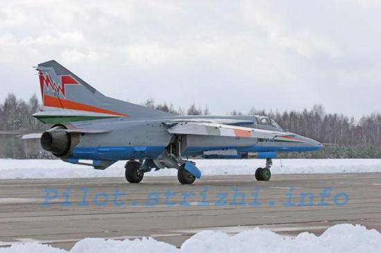 對(duì)飛機(jī)外形有所改動(dòng)工業(yè)水洗機(jī)